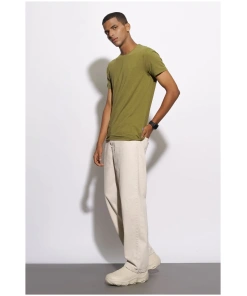 Mens Ecru Straight Jeans with a Modern and Timeless Appeal